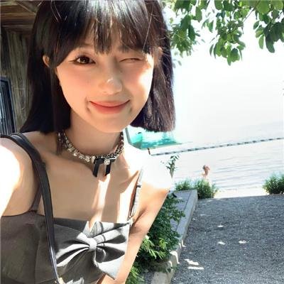 她不当女主很多年 在线观看